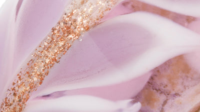 Extremes Closeup reinzoom von Trollbeads Glasbead Lavendelliebe