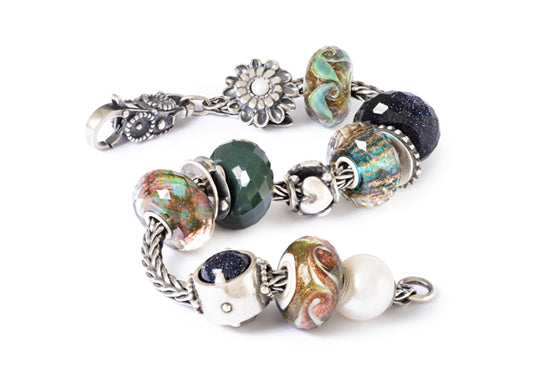 Gerades Fuchsschwanz Armband aus Silber mit winterlich inspirierten Glas- und Silberbeads