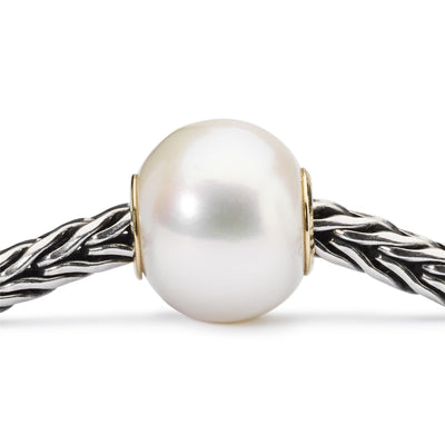 Weiße Perle mit Gold